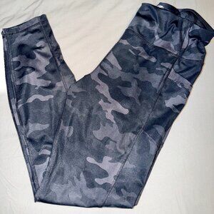 Avia camo leggings with pockets Sz L